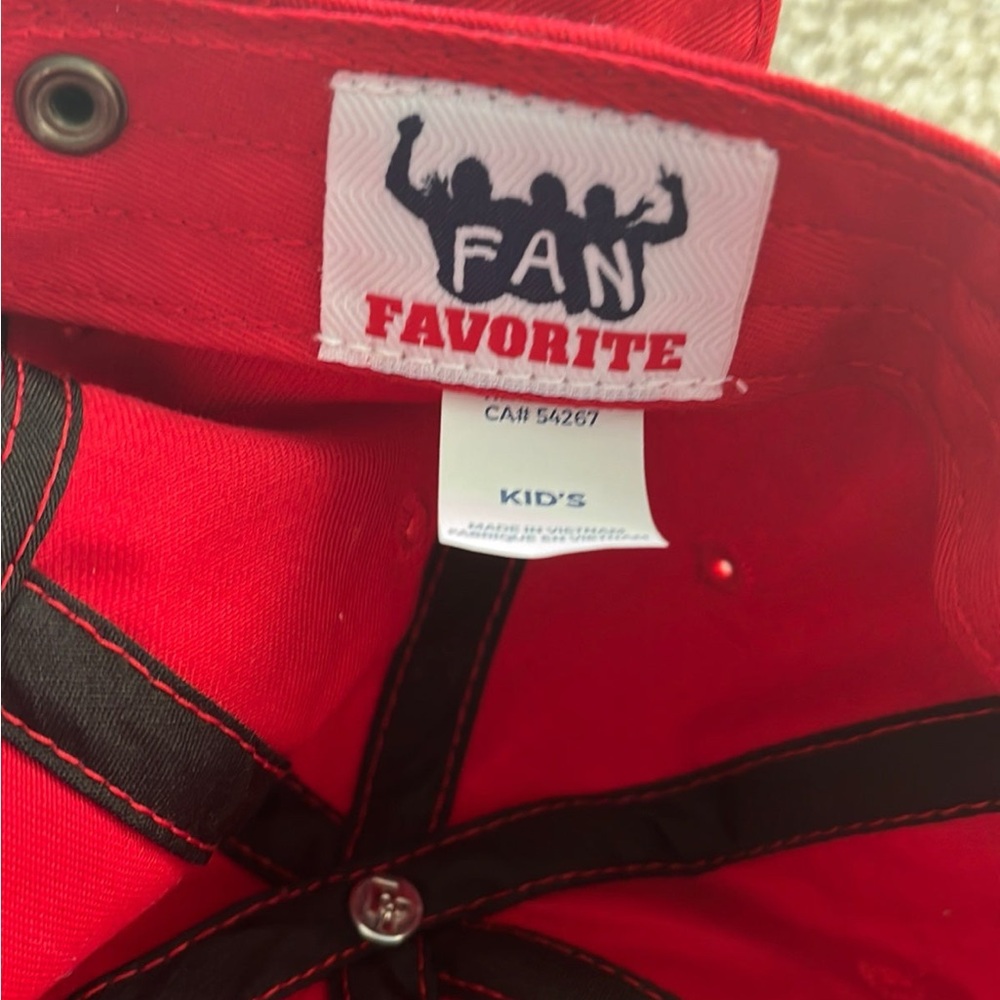 Fan Favorite Cincinnati Reds baseball Cap - Picture 3 of 4
